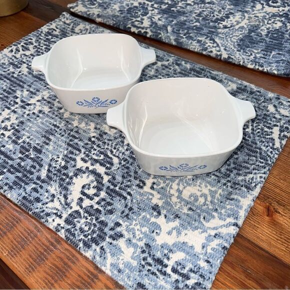 Corningware 2 3/4 cup microwave, range and oven safe - Picture 2 of 4